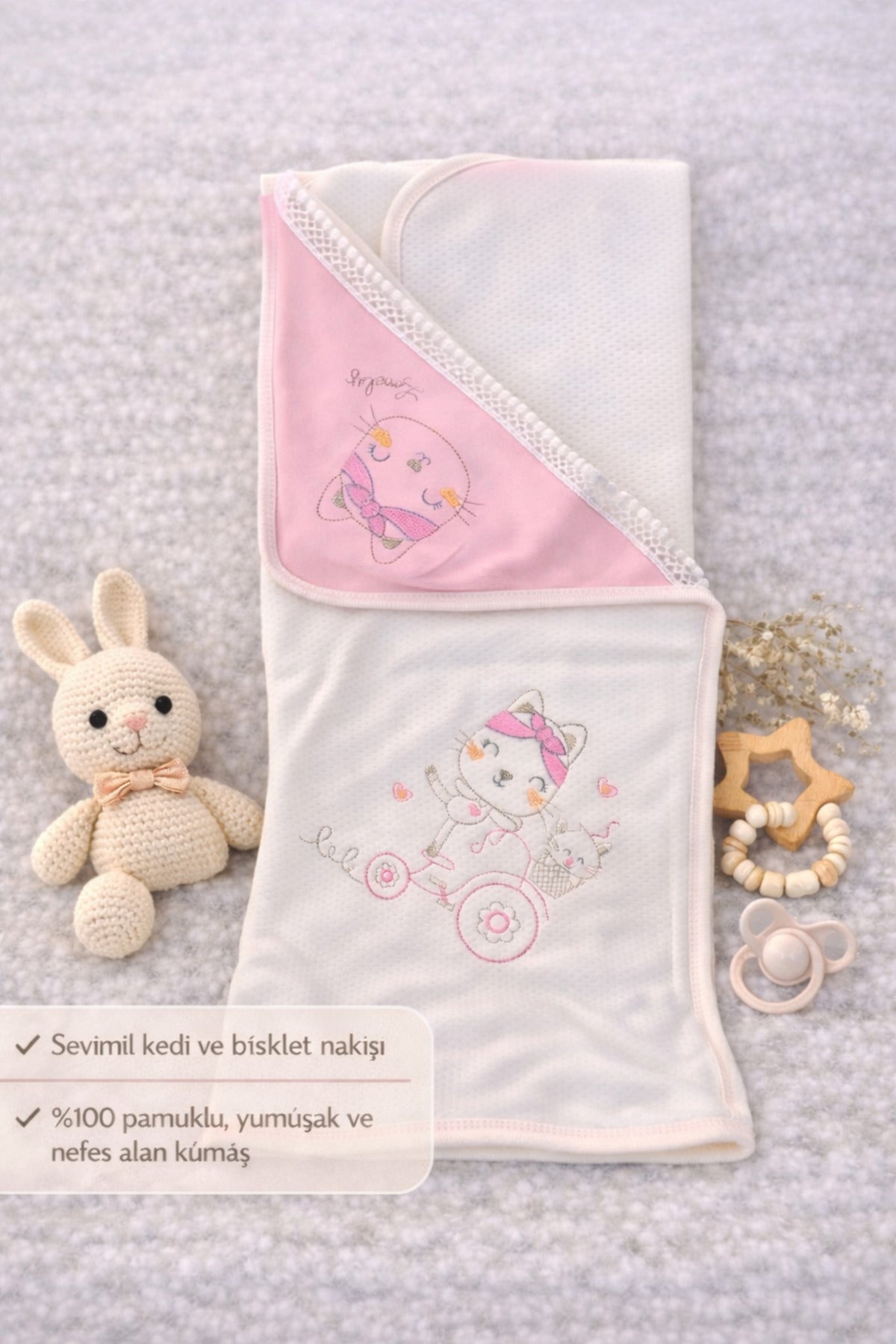 Dansçı Kedi Nakışlı Başlıklı Soft Bebek Battaniyesi