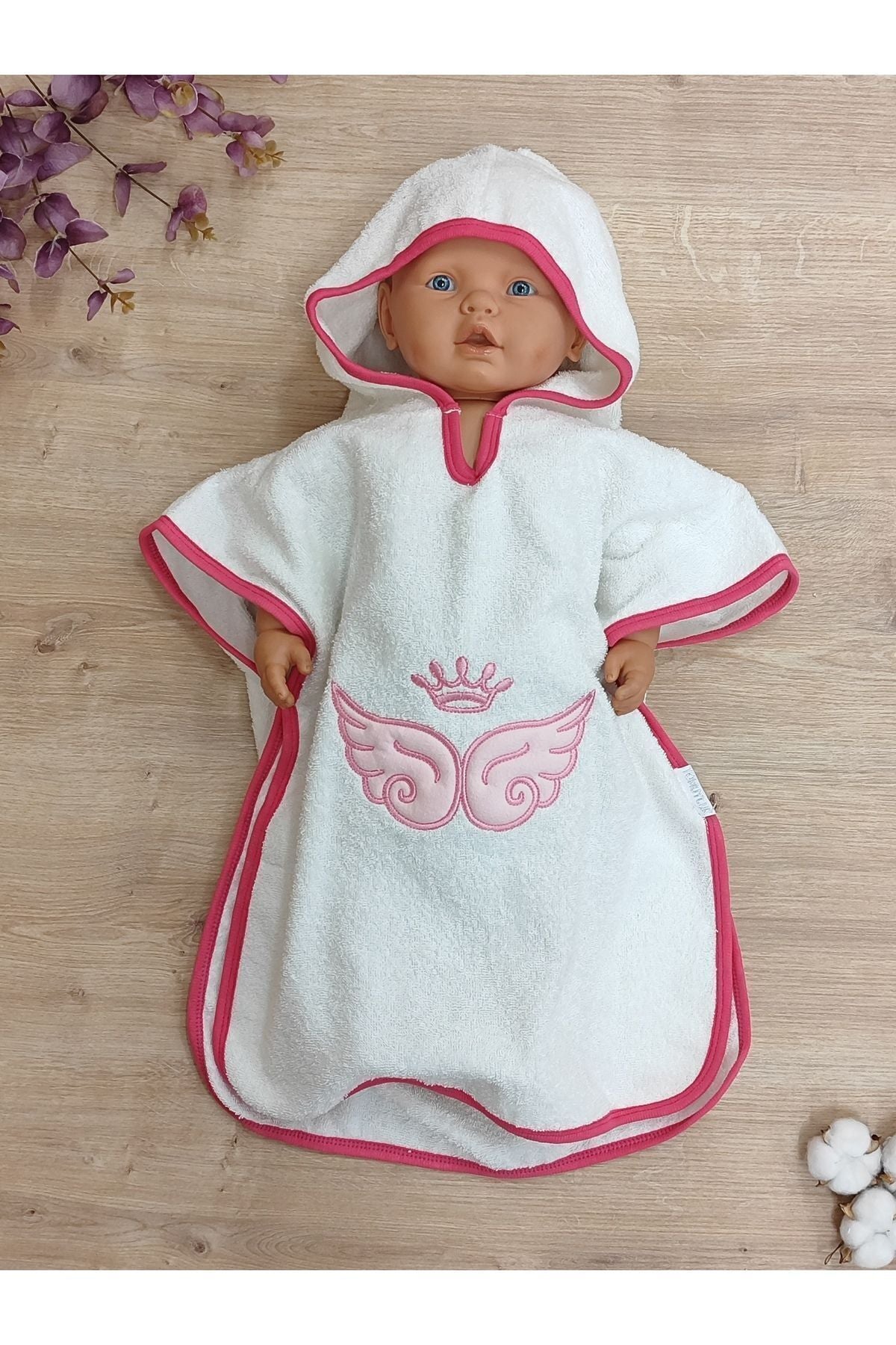 PAREO BEBEK HAVLU BEBEK BORNOZ YUMUŞACIK SU EMİCİ PAMUKLU NAKIŞ DESENLİ
