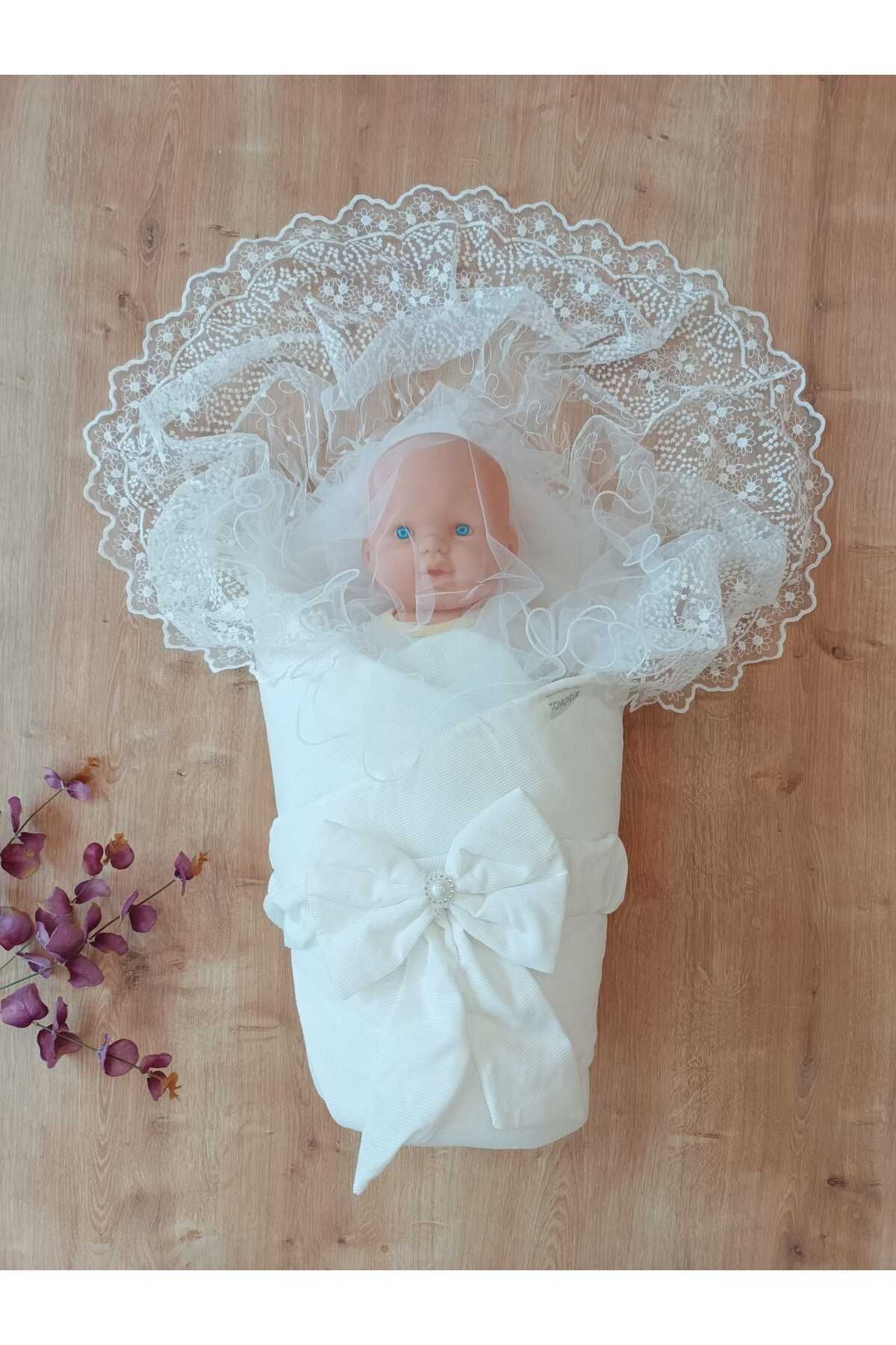 Kundaklı & Yastıklı Kız Bebek 3'lü Alt Açma Seti- Beyaz Pembe & Dantelli Yenidoğan Hastane Çıkışı
