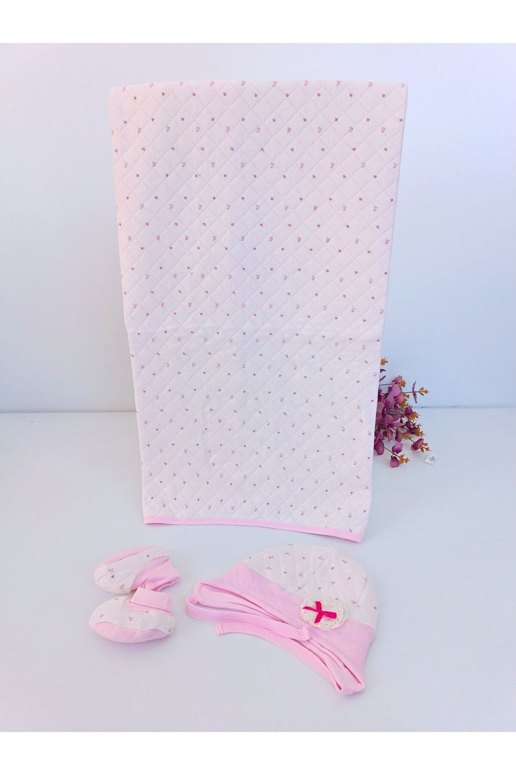 Şapka & Ayakkabılı Kapitone Bebek Battaniyesi - Pembe Puset & Bebek Arabası Örtüsü - %100 Pamuklu