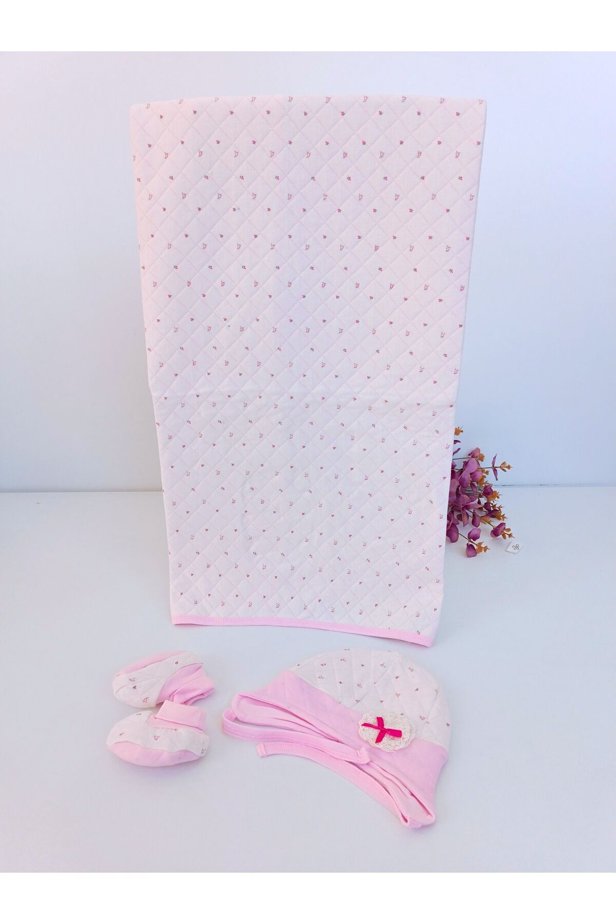 Şapka & Ayakkabılı Kapitone Bebek Battaniyesi - Pembe Puset & Bebek Arabası Örtüsü - %100 Pamuklu