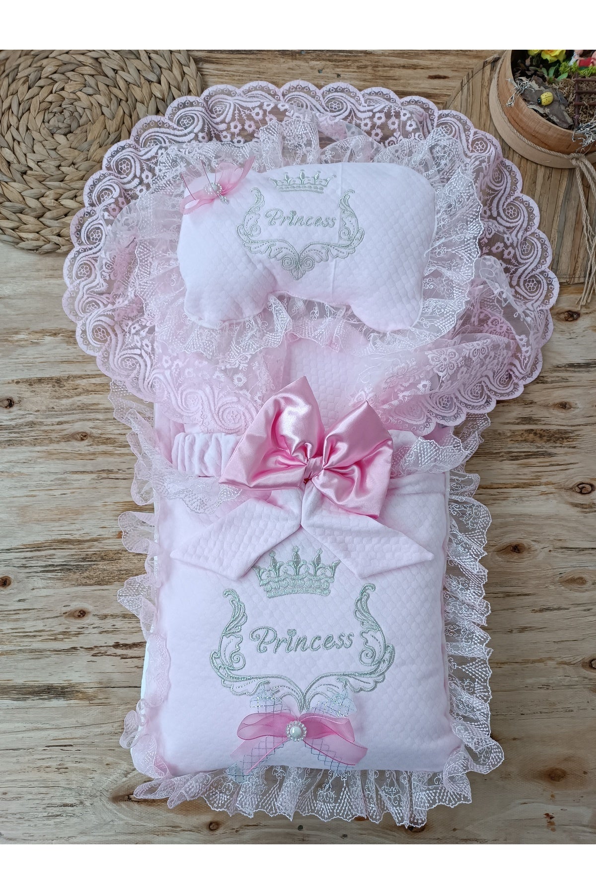 Yenidoğan Pembe Dantelli 3'lü Bebek Alt Açma Minderi - Kundaklı Yastıklı Bebek Yatağı - My Princess