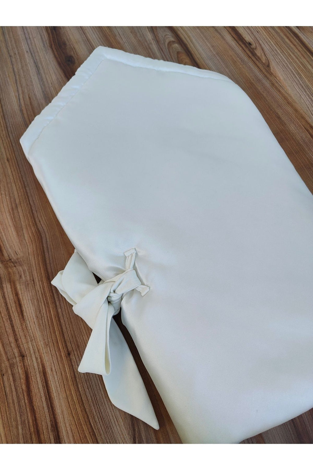 Ekru Bebek Battaniyesi Saten Kumaş Nakış Detaylı Bebek Kundak Mevsimilk Hediyelik Bebek Örtü