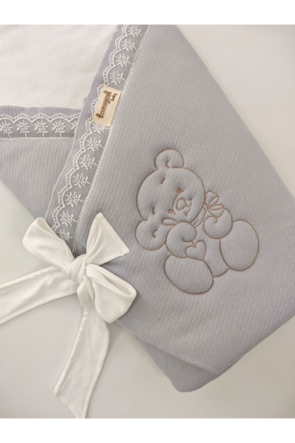 Gri Ayıcık Nakışlı %100 Pamuklu 85x85cm Bebek Battaniyesi | Kız Erkek Mevsimlik Uyku Kundağı