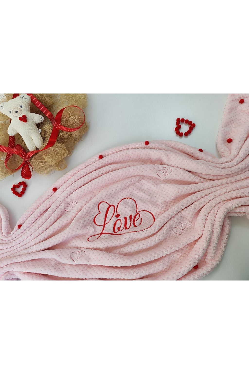 Sevgililer Günü Hediyesi Tv Battaniyesi Love Nakışlı Kalpli Ponponlu Koltuk Şalı Battaniye 160x90cm