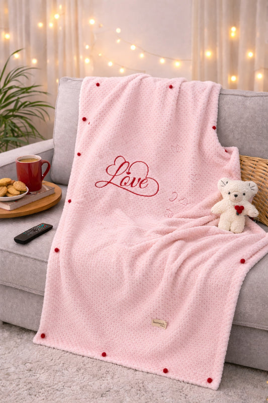 Sevgililer Günü Hediyesi Tv Battaniyesi Love Nakışlı Kalpli Ponponlu Koltuk Şalı Battaniye 160x90cm