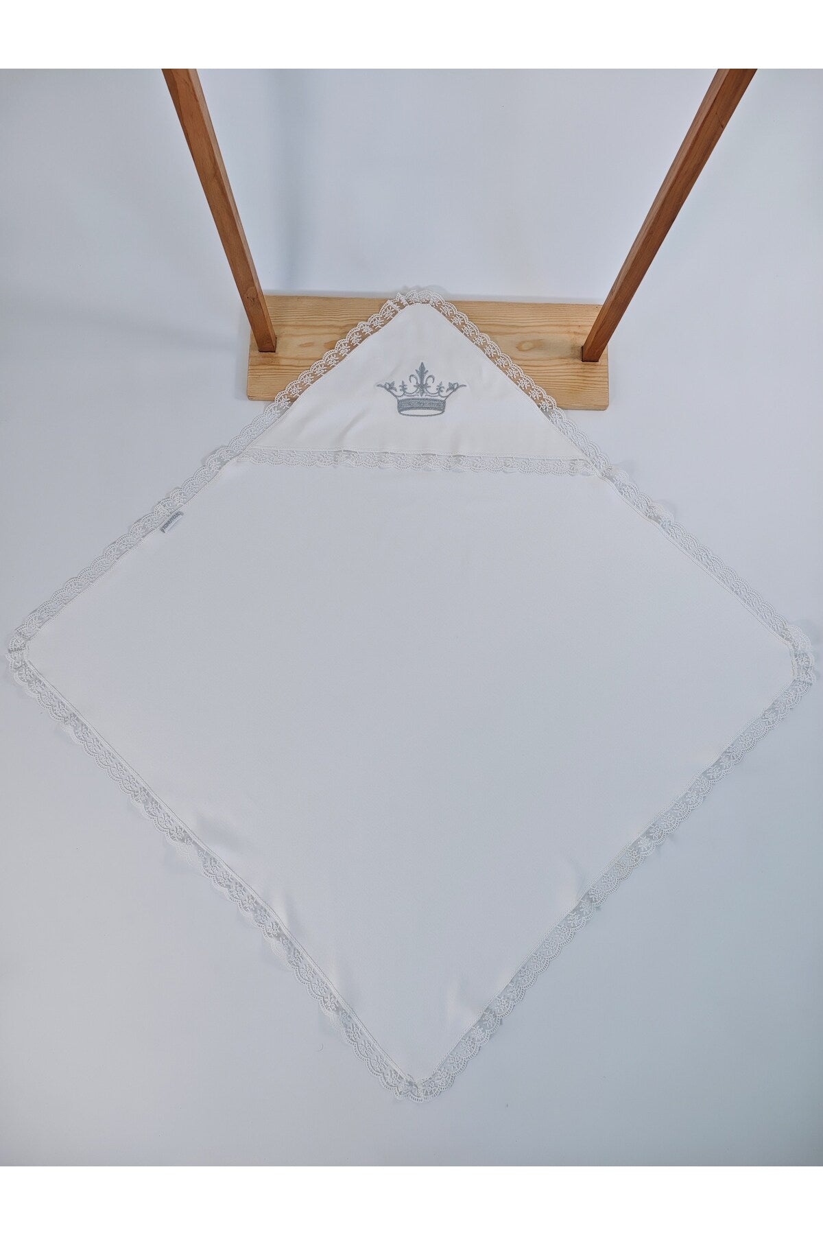 Ekru %100 Pamuklu Erkek Bebek Battaniyesi Nakışlı Dantelli Puset Örtüsü Hediyelik Yenidoğan 85x85cm