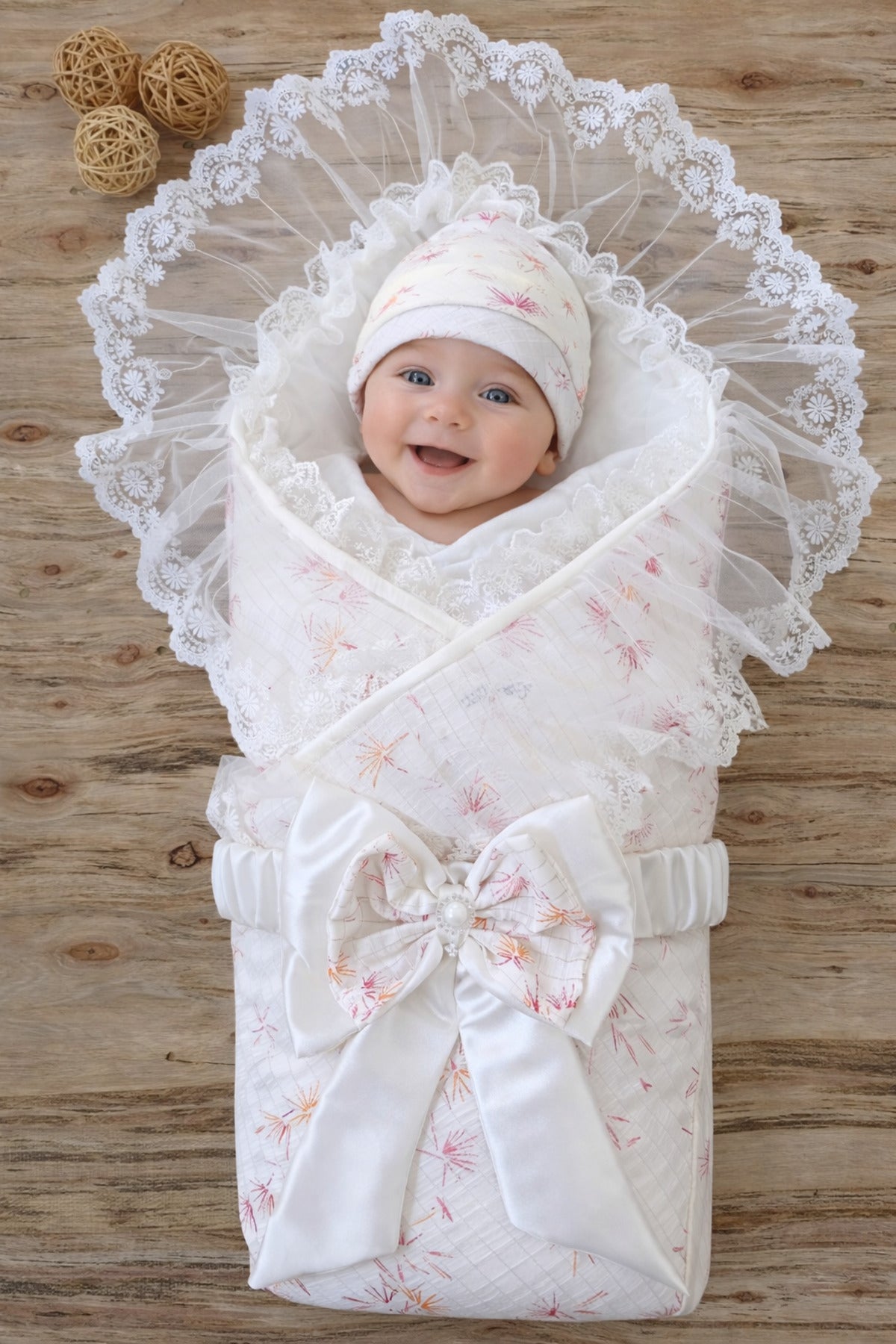 Delüks Dantelli Bebek Kundağı – Unisex Yenidoğan Dış Kundak Battaniyesi, Hastane Çıkışı