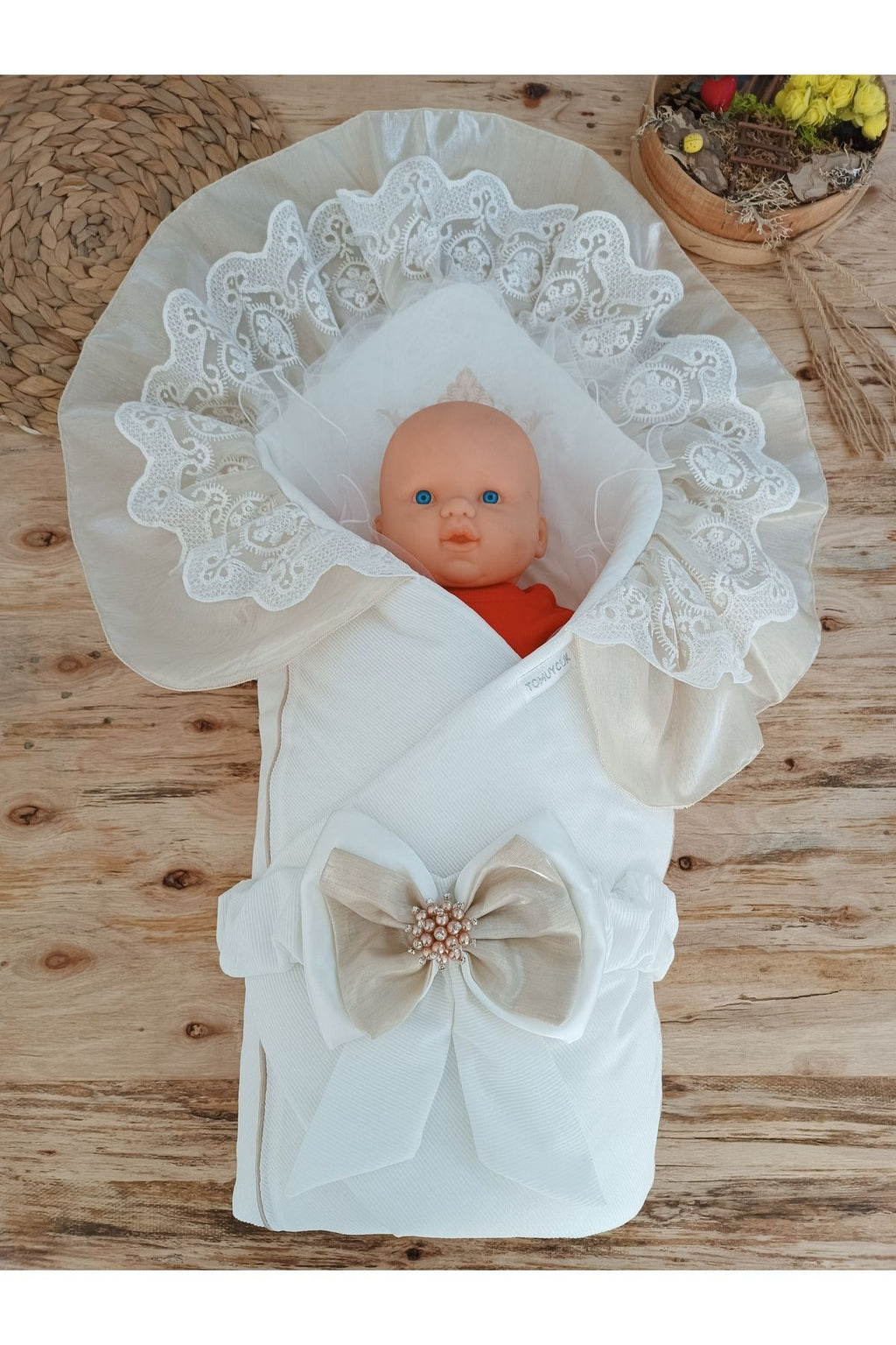 Dantelli Bebek Battaniyesi Ekru Özel Tasarım Mevlütlük Hediyelik Bebek Kundak Hastane Çıkışı