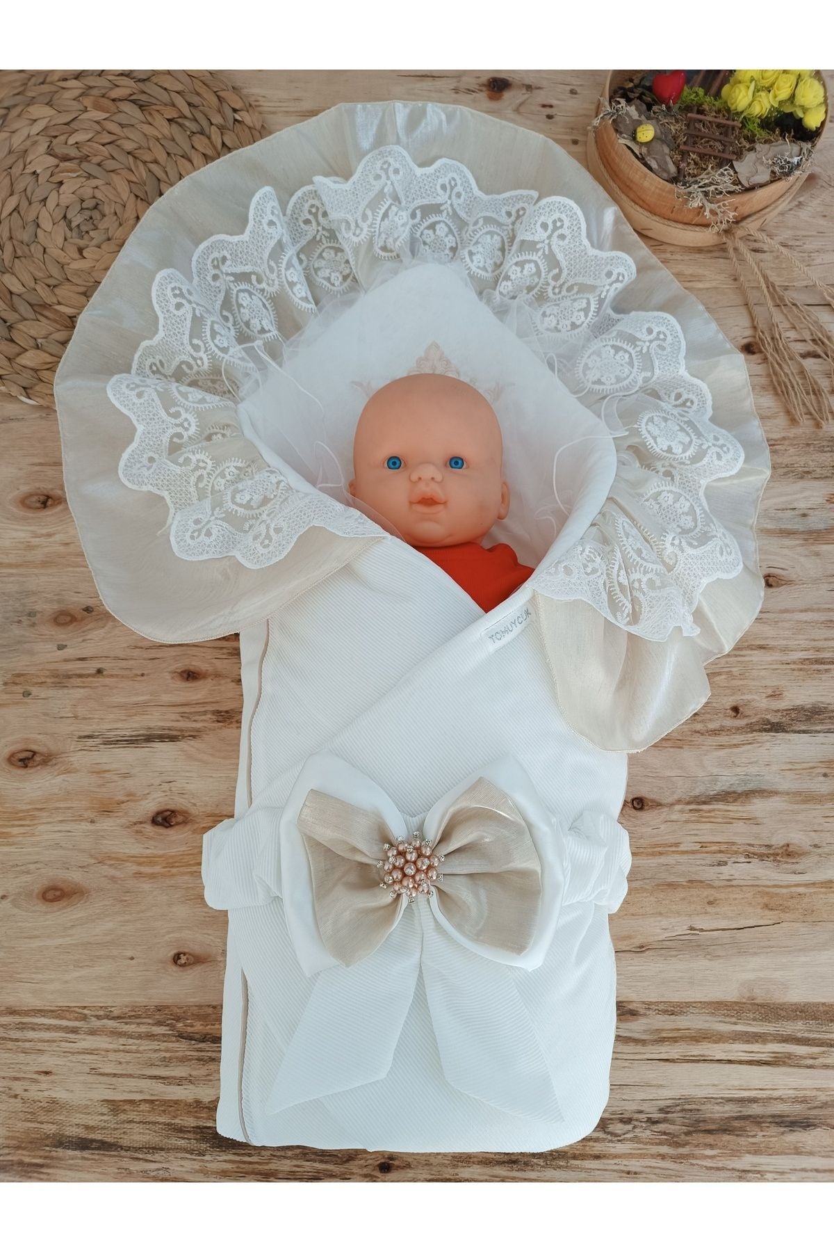 Dantelli Bebek Battaniyesi Ekru Özel Tasarım Mevlütlük Hediyelik Bebek Kundak Hastane Çıkışı