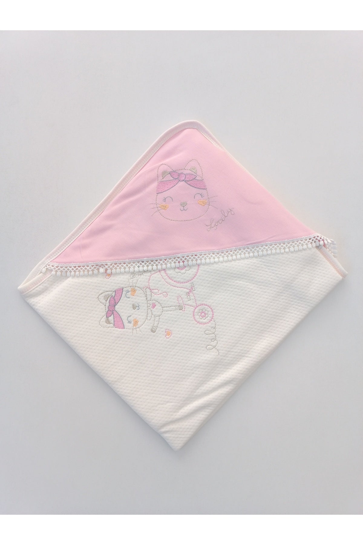 Dansçı Kedi Nakışlı Başlıklı Soft Bebek Battaniyesi