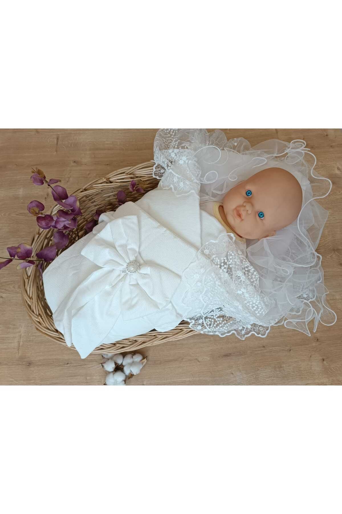 Kundaklı & Yastıklı Kız Bebek 3'lü Alt Açma Seti- Beyaz Pembe & Dantelli Yenidoğan Hastane Çıkışı